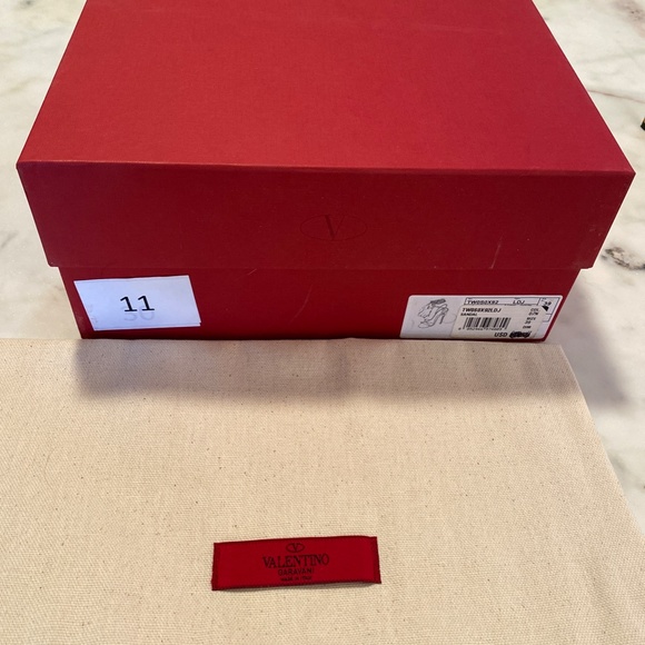 Sexy Valentino Metallic gold strappy  sandal heels with Ostrich feathers - Picture 2 of 8